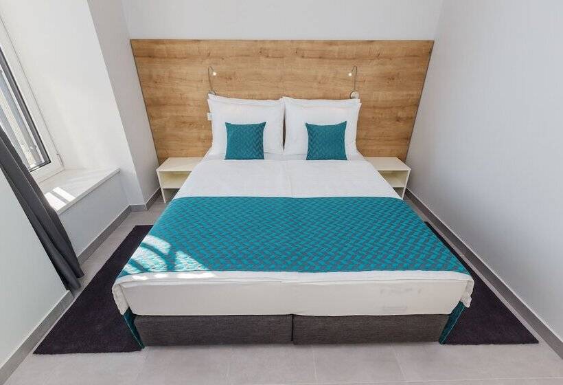 اتاق استاندارد با چشمانداز دریا, štacija