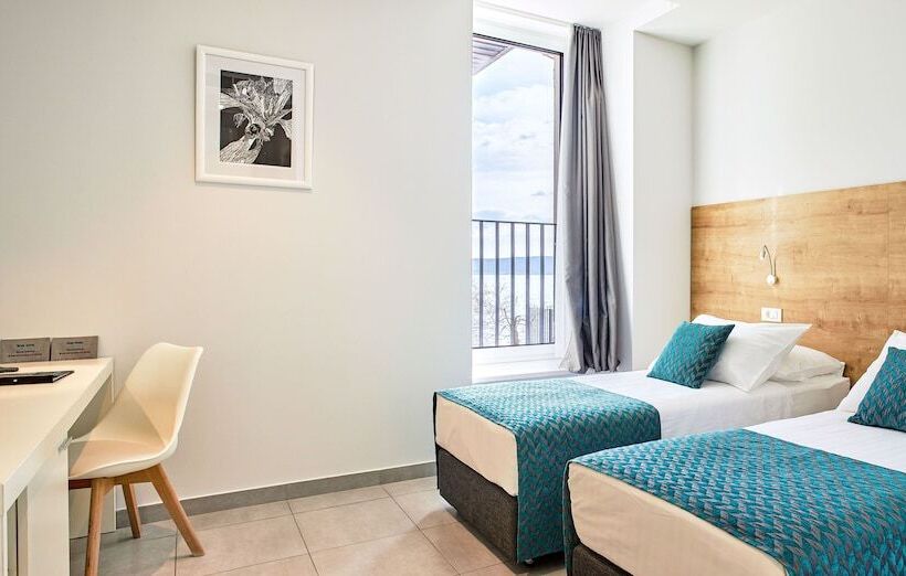 اتاق استاندارد با چشمانداز دریا, štacija