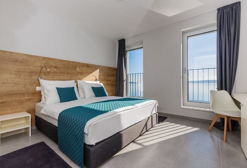 اتاق سوپریور با چشمانداز دریا, štacija