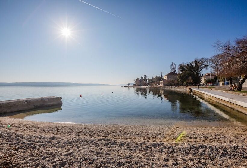 اتاق سوپریور با چشمانداز دریا و بالکن, štacija