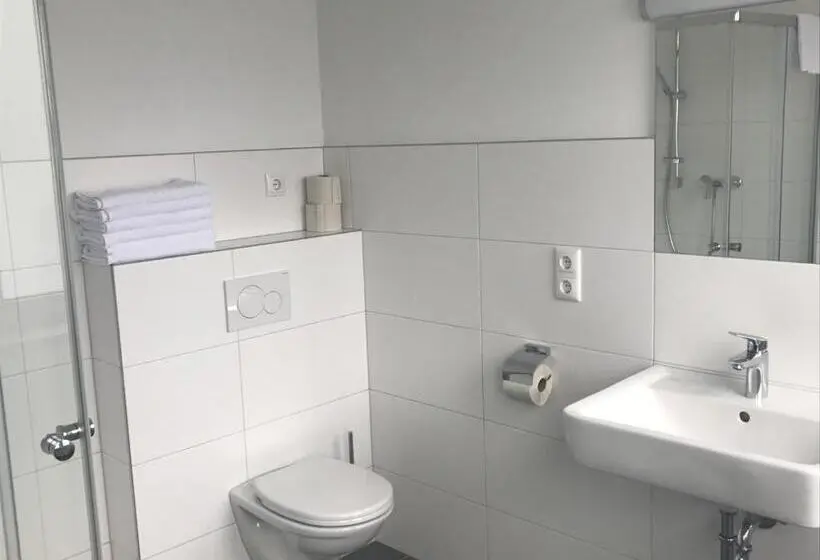 Standard Kolmen Hengen Huone, Montagehotel Bed & Steel