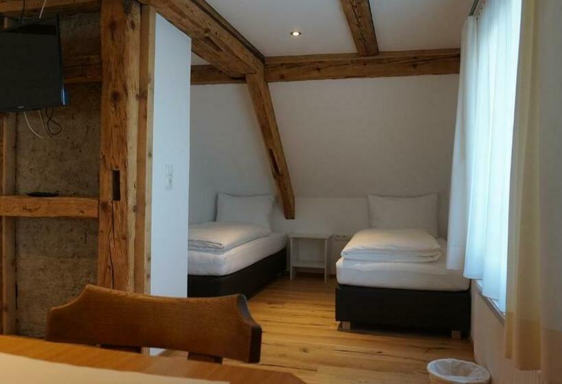 شقة دور أخير غرفتين نوم, Waldrast Bed & Breakfast