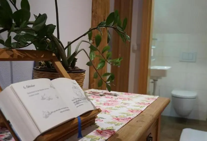 デラックストリプルルーム, Waldrast Bed & Breakfast