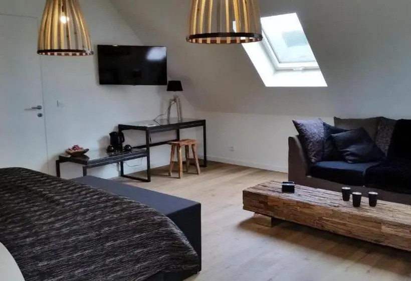 Deluxe Kolmen Hengen Huone, B&b La Douceur De La Miclette