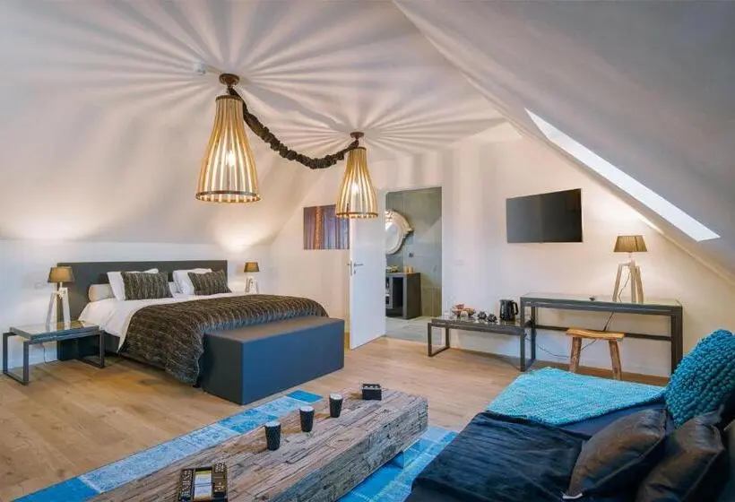 Deluxe Kolmen Hengen Huone, B&b La Douceur De La Miclette