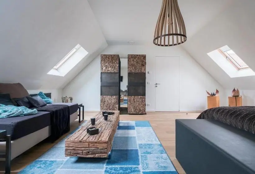 Deluxe Kolmen Hengen Huone, B&b La Douceur De La Miclette