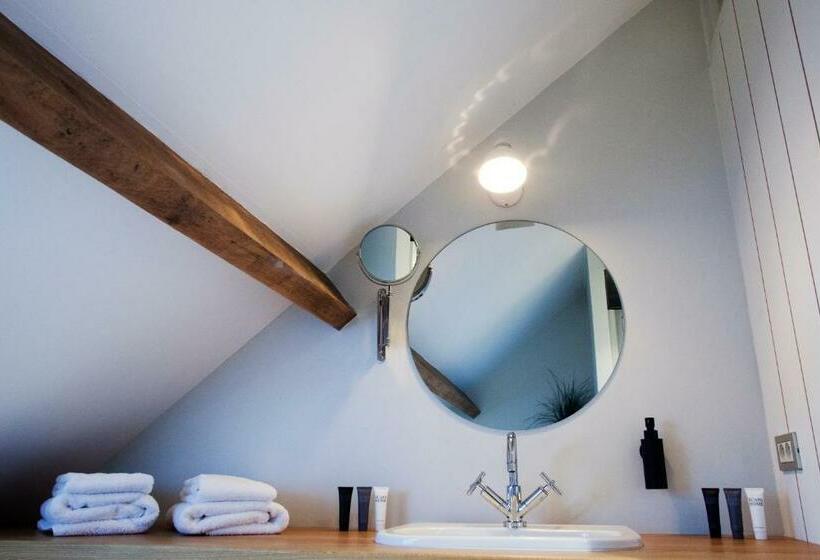 スタンダードルーム, B&b O Lit