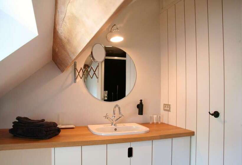 スタンダードルーム, B&b O Lit