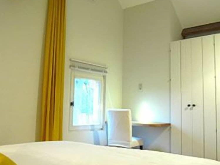 スタンダードルーム, B&b O Lit