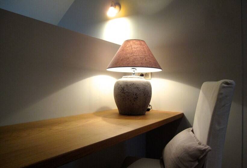 デラックスルーム, B&b O Lit