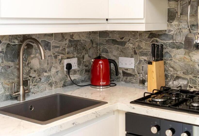 בקתת חדר, Boyne View House