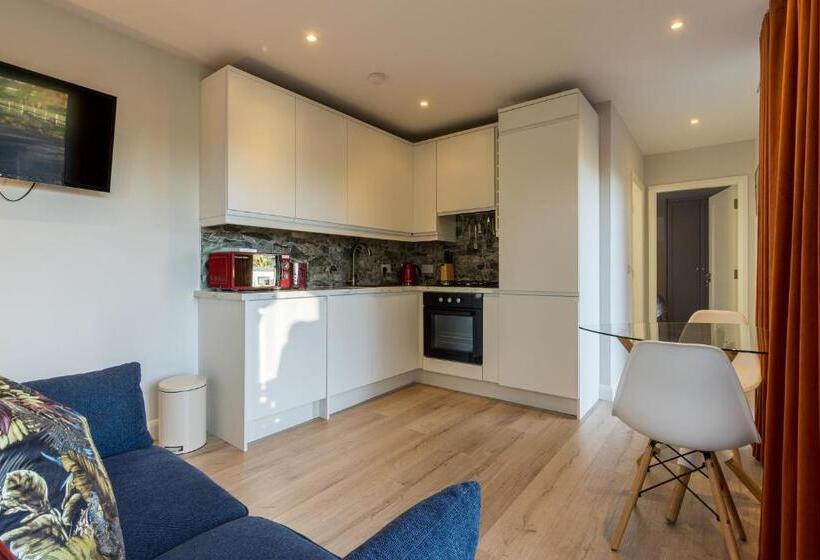 בקתת חדר, Boyne View House