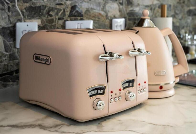 דירת שני חדרים, Boyne View House