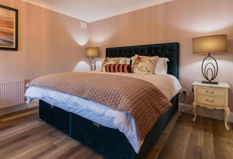 בקתה סטנדרטית, Boyne View House