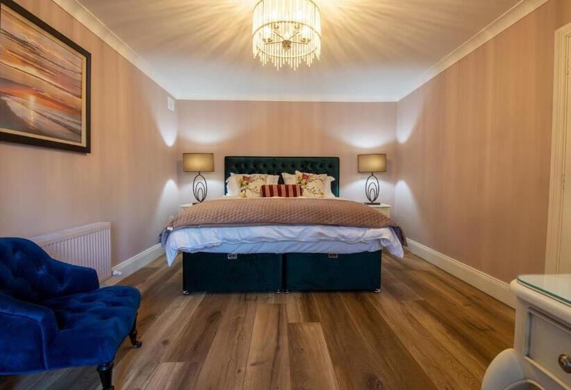 בקתה סטנדרטית, Boyne View House