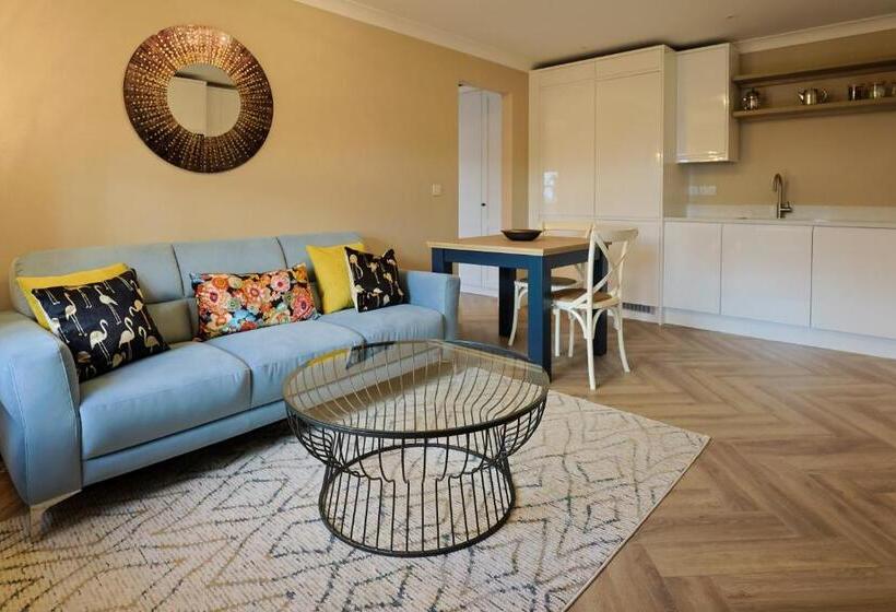 דירת חדר, Boyne View House