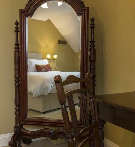 חדר דחוקס עם מיטת קינג, College Hill House