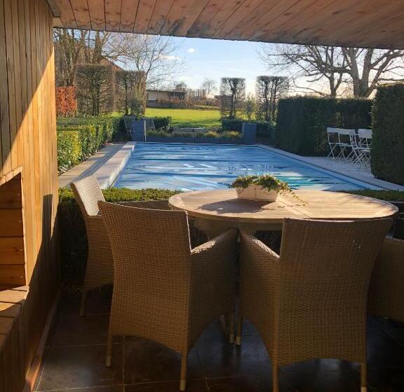 주니어 스위트, Hoeve De Sterappel