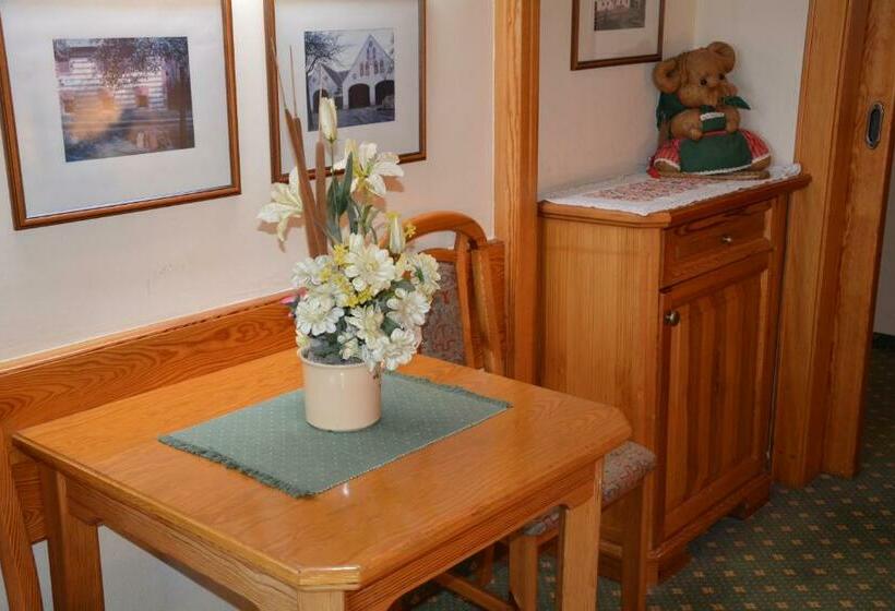 דירת חדר, Restaurant Fischer