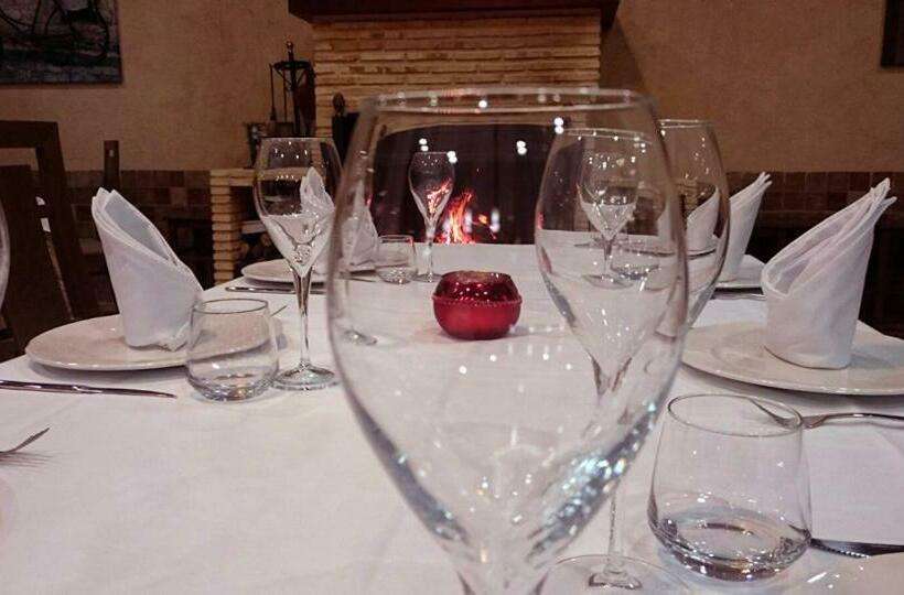 سوئیت با تخت بزرگ, Bellahellin