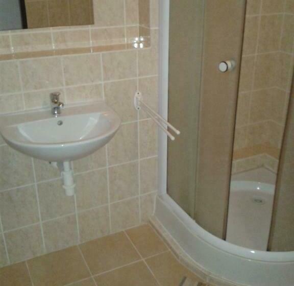 Quarto Estandar Individual, Akadémia