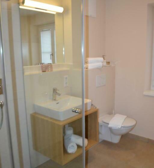 غرفة قياسية ثلاثية, Gasthof Tirolerwirt