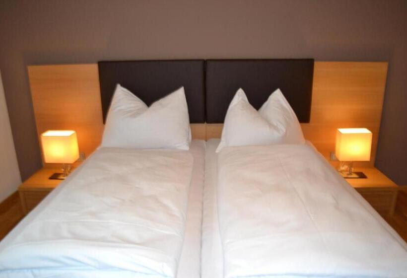 غرفة قياسية رباعية, Gasthof Tirolerwirt