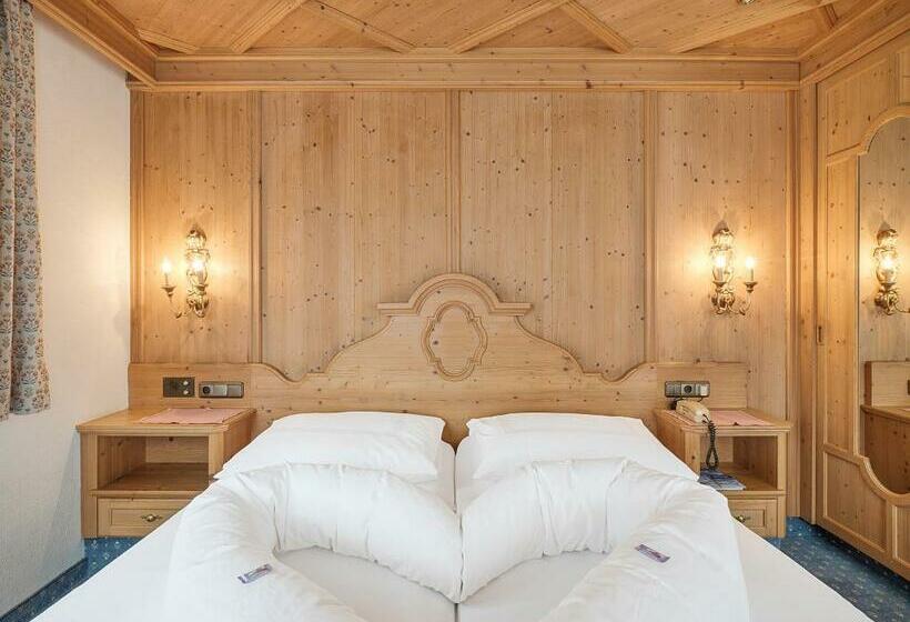 اتاق سوپریور با بالکن, Magdalena Mayrhofen