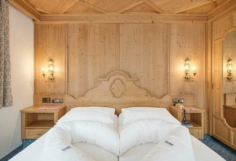 اتاق سوپریور با بالکن, Magdalena Mayrhofen
