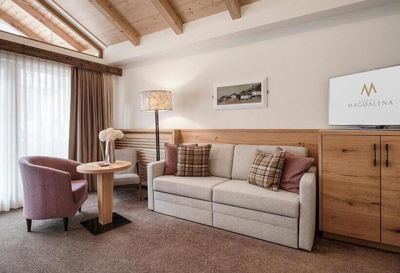 سوییت جونیور لوکس, Magdalena Mayrhofen