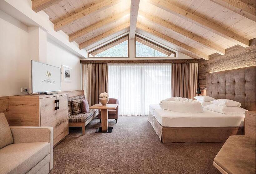 سوییت جونیور لوکس, Magdalena Mayrhofen