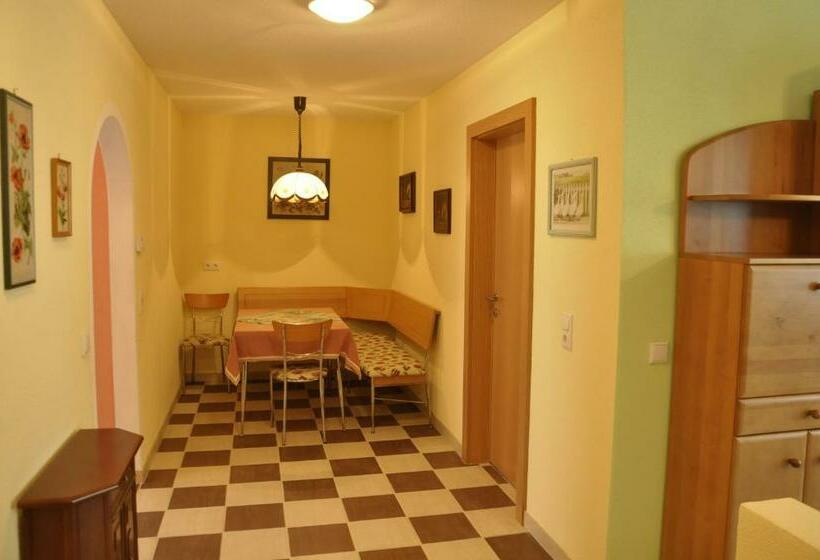 Апартаменты 2 Спальни с Балконом, Martina