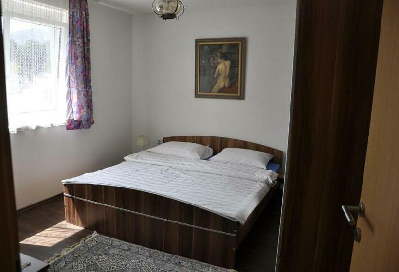 Апартаменты 2 Спальни с Балконом, Martina