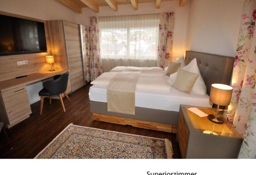 Номер Superior, Martina