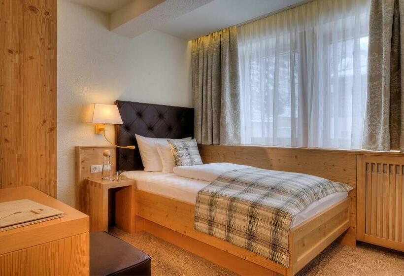 اتاق استاندارد یک تخته با بالکن, Palin