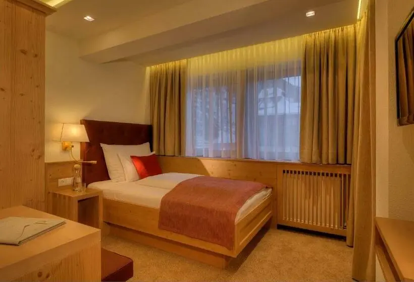 Chambre Standard Individuelle avec Balcon, Palin
