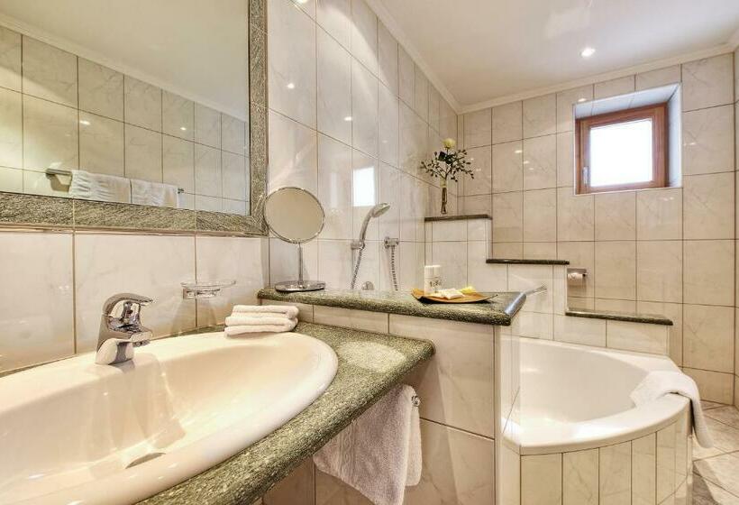 اتاق استاندارد با بالکن, Palin