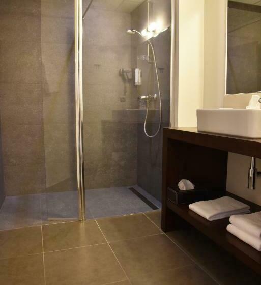 高级大房间, Saint Daniel