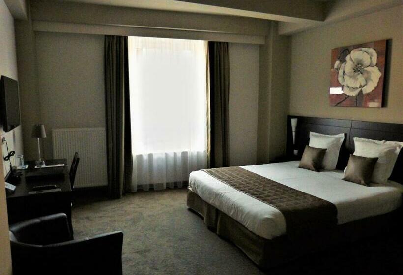 高级大房间, Saint Daniel