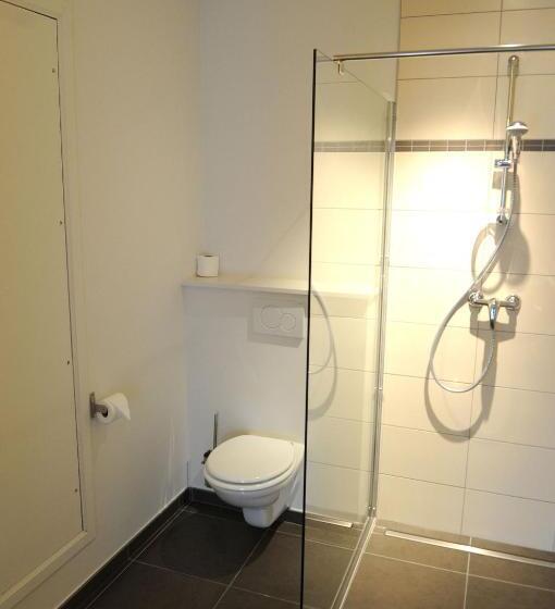 标准单人间, Saint Daniel