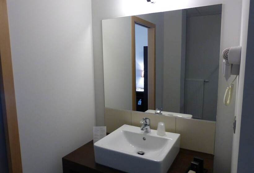 标准单人间, Saint Daniel