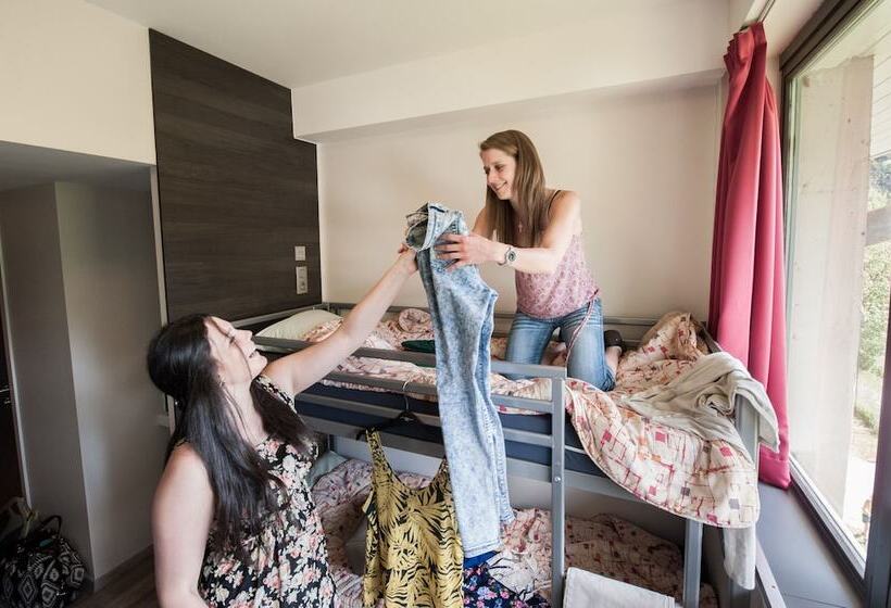 スタンダード4人部屋, Malmedy Youth Hostel