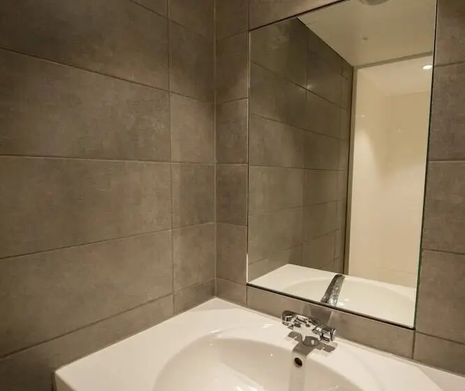 Standard Neljän Hengen Huone, Malmedy Youth Hostel