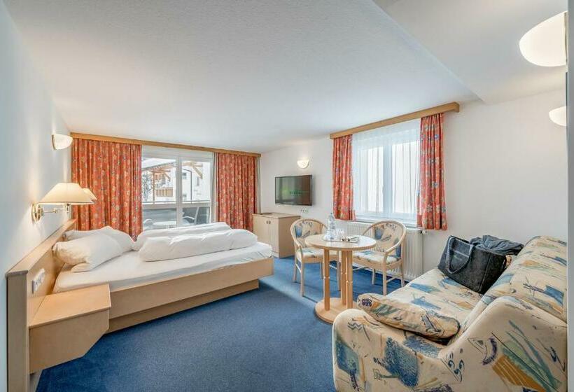 اتاق استاندارد با چشم‌انداز کوهستان, Alpenhotel Zimba
