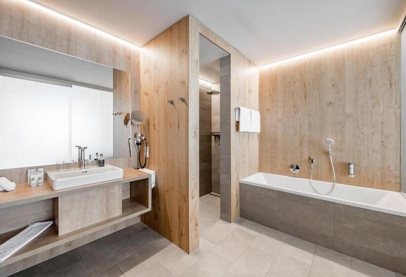سوییت, Alpenhotel Zimba