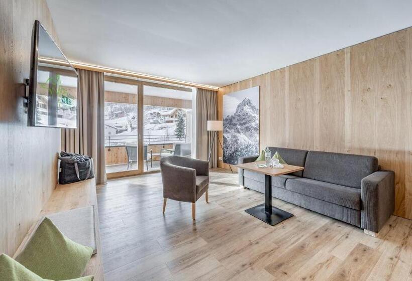 جناح, Alpenhotel Zimba