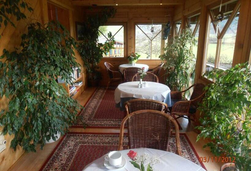 غرفة عائلية, Haus Alpina