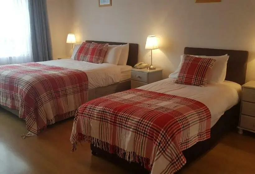 Perhehuone, O Connor S Accommodation