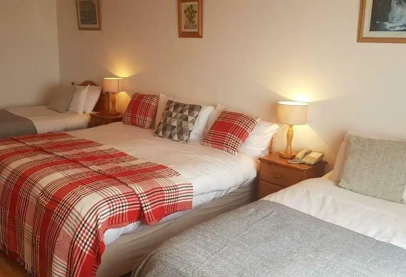 Perhehuone, O Connor S Accommodation