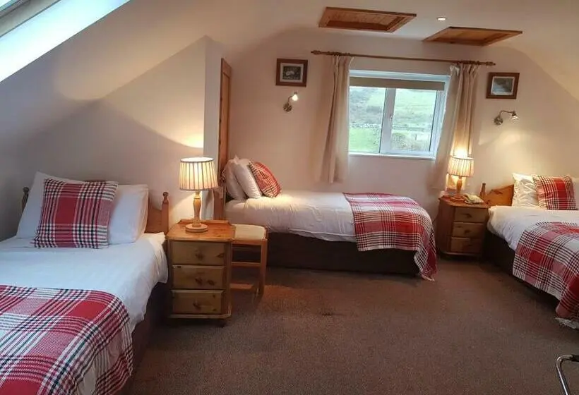 Perhehuone, O Connor S Accommodation